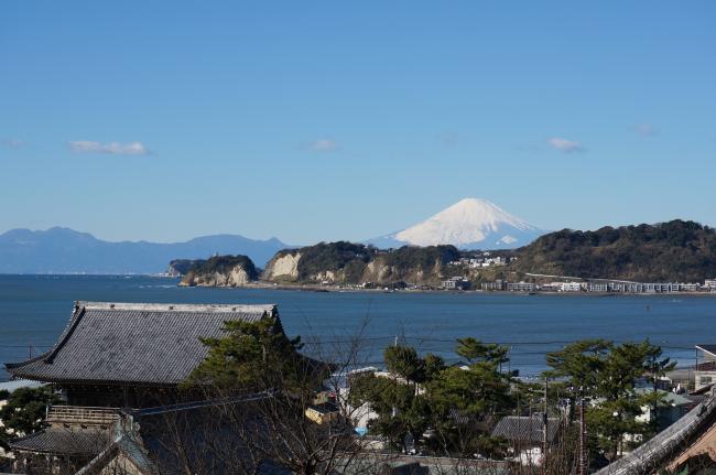 富士と鎌倉の海の風景